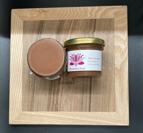 Pâte à tartiner aux amandes et au chocolat noir